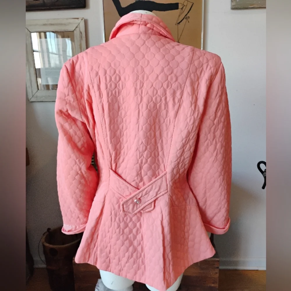 Gorgeous 40's Quilted Coral Jacket Size M/L. - Picture 2 of 12